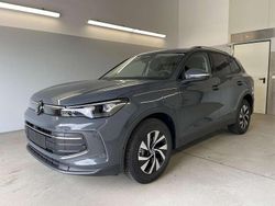 [b0b0] delfingrau metallic Gebraucht 2024 VW Tiguan Life SUV | 46.990 €