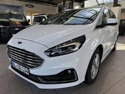 Frostweiß Gebraucht 2023 Ford S-MAX Titanium Van / Kleinbus | 34.770 € (Guter Preis)