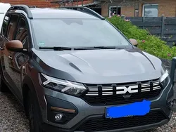 Grau Gebraucht 2024 Dacia Jogger Kombi | 21.400 € (Fairer Preis)