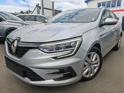 Grau Gebraucht 2022 Renault Mégane IV Limousine | 13.685 € (Fairer Preis)