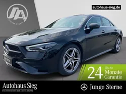 Kosmosschwarz Gebraucht 2024 Mercedes CLA180 AMG Limousine | 34.394 € (Guter Preis)