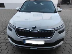 Weiß Gebraucht 2019 Skoda Kamiq Style SUV | 20.180 € (Etwas zu teuer)