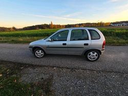 Silber Gebraucht 1998 Opel Corsa Kleinwagen | 500 € (Guter Preis)