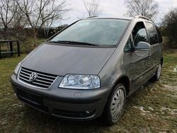 Grau Gebraucht 2009 VW Sharan Highline Van / Kleinbus | 1.990 € (Superpreis)