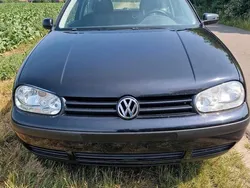 Schwarz Gebraucht 2003 VW Golf IV Kleinwagen | 1.950 €
