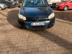 Blau Gebraucht 2010 VW Golf VI Limousine | 2.200 € (Guter Preis)
