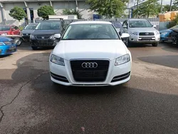 Weiß Gebraucht 2012 Audi A3 Sportback Attraction Limousine | 5.750 € (Guter Preis)
