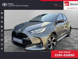 Oxide bronze Gebraucht 2024 Toyota Yaris Hybrid Team Limousine | 22.980 € (Fairer Preis)