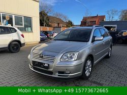 Silber Gebraucht 2006 Toyota Avensis Executive Kombi | 3.899 € (Etwas zu teuer)