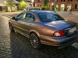 Silber Gebraucht 2006 Jaguar X-type Limousine | 7.900 €