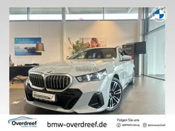Grau Gebraucht 2024 BMW 520 M Sport Kombi | 54.790 € (Guter Preis)