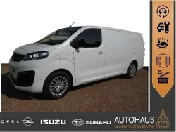 Weiß (kaolin weiß) Gebraucht 2023 Opel Vivaro-e Combi Van | 36.990 € (Teuer)