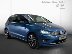 Blau Gebraucht 2016 VW Golf Sportsvan Highline Van / Kleinbus | 14.490 € (Etwas zu teuer)