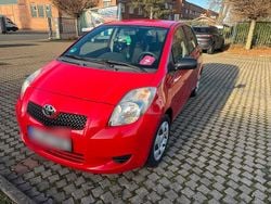 Rot Gebraucht 2007 Toyota Yaris Kleinwagen | 1.950 € (Guter Preis)