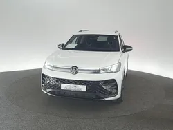 Weiß Gebraucht 2024 VW Tiguan R-line SUV | 46.890 € (Superpreis)