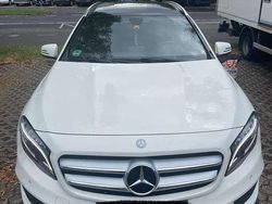 Weiß Gebraucht 2015 Mercedes GLA200 AMG line SUV | 18.000 € (Fairer Preis)