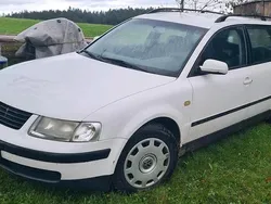 Weiß Gebraucht 2000 VW Passat Kombi | 1.600 € (Etwas zu teuer)