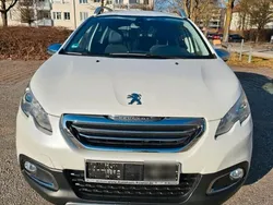 Weiß Gebraucht 2015 Peugeot 2008 SUV | 9.000 €