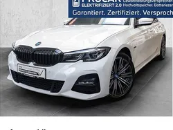 Weiß Gebraucht 2022 BMW 330e M Sport Limousine | 33.990 € (Fairer Preis)