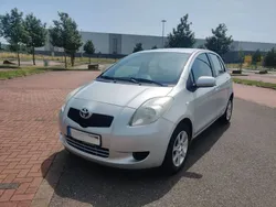 Silber Gebraucht 2007 Toyota Yaris Limousine | 3.550 € (Fairer Preis)