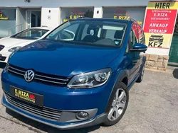 Blau Gebraucht 2011 VW Touran Cross Van / Kleinbus | 7.999 € (Fairer Preis)