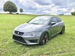 Grau Gebraucht 2015 Cupra Leon Limousine | 19.200 € (Fairer Preis)