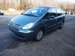 Grau Gebraucht 2007 Citroën Xsara Picasso Exclusive Van / Kleinbus | 1.990 € (Fairer Preis)