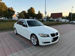 Weiß Gebraucht 2008 BMW 330 Limousine | 6.100 € (Superpreis)