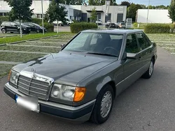 Grau Gebraucht 1990 Mercedes E230 Limousine | 6.100 €