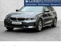 Grau Gebraucht 2022 BMW 320e Sport Line Kombi | 24.930 € (Superpreis)