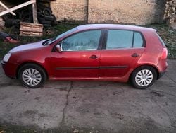 Rot Gebraucht 2004 VW Golf V Kleinwagen | 1.000 € (Superpreis)