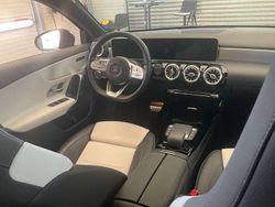 Blau Gebraucht 2020 Mercedes A200 AMG line Limousine | 25.000 € (Fairer Preis)
