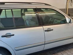 Grau Gebraucht 1998 Mercedes 240 Kombi | 1.800 €