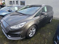 Grau Gebraucht 2021 Ford S-MAX Titanium Van / Kleinbus | 21.990 € (Fairer Preis)