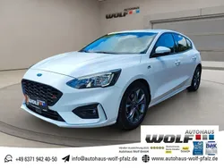 Frostweiß Gebraucht 2020 Ford Focus ST-Line Limousine | 19.999 € (Fairer Preis)