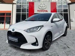 Super white 2 Gebraucht 2021 Toyota Yaris Hybrid Team Kleinwagen | 17.990 € (Fairer Preis)