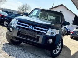 Grün Gebraucht 2009 Mitsubishi Pajero SUV | 10.999 € (Superpreis)