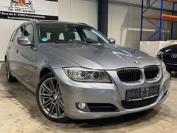 Grau Gebraucht 2012 BMW 320 Advantage Kombi | 8.800 € (Guter Preis)