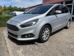 Silber Gebraucht 2016 Ford S-MAX Titanium Van / Kleinbus | 4.998 €