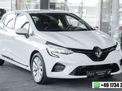 Weiß Gebraucht 2021 Renault Clio V Limousine | 13.990 € (Guter Preis)
