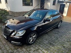 Braun Gebraucht 2010 Mercedes E200 Avantgarde Limousine | 9.000 € (Guter Preis)