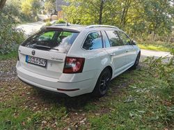 Weiß Gebraucht 2020 Skoda Octavia Style Kombi | 17.999 € (Fairer Preis)