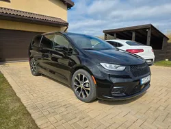 Schwarz Gebraucht 2022 Chrysler Pacifica Touring SUV | 29.000 €