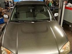 Grau Gebraucht 2004 Subaru Impreza Limousine | 1.700 €