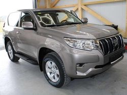Avant garde bronce metallic Gebraucht 2020 Toyota Land Cruiser Executive SUV | 45.900 €
