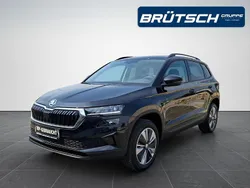 Schwarzmagic perleffekt metallic Gebraucht 2024 Skoda Karoq Selection SUV | 32.780 € (Fairer Preis)
