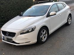 Weiß Gebraucht 2013 Volvo V40 Kinetic Kombi | 4.200 € (Guter Preis)