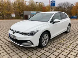 Weiß Gebraucht 2022 VW Golf VIII Style Limousine | 19.999 € (Guter Preis)