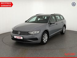 Grau Gebraucht 2023 VW Passat Kombi | 22.490 € (Guter Preis)