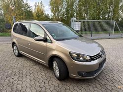 Beige Gebraucht 2013 VW Touran Life Van / Kleinbus | 8.900 € (Fairer Preis)